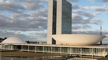 Deputados apresentam projeto para sustar decreto que ameaça FGTS