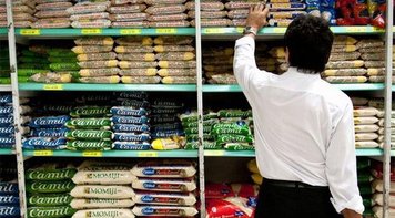 Inflação fica acima da meta, e dezembro tem maior índice desde 2002