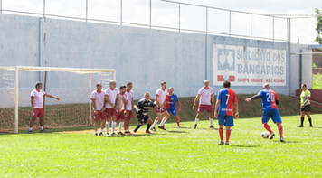 Atividades esportivas marcam Dia do Trabalhador no clube de campo do SEEBCG-MS