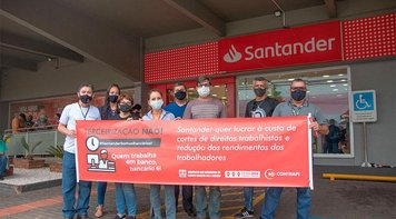 SEEBCG-MS realiza ato contra terceirização de serviços bancários no Santander