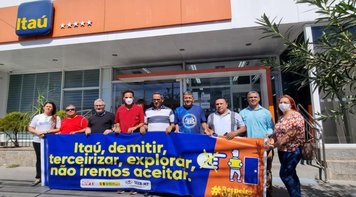 Bancários do Itaú protestam contra reestruturação do banco em Cuiabá