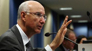 'Emprego depende de cortar direitos', diz presidente do Tribunal Superior do Trabalho