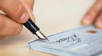 Juros no cheque especial sobem para 318,4% ao ano, novo recorde da série do BC