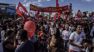 "Não queremos esse Temer nem outro Temer", diz Laura Carvalho