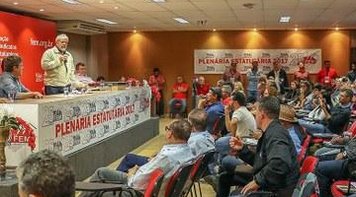 Eleito em 2018 que não fizer referendo não conseguirá governar, diz Lula