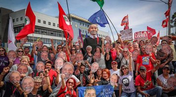 FACTÓIDE: Transferir Lula foi tentativa de ‘cortina de fumaça’ para encobrir os escândalos da Lava Jato