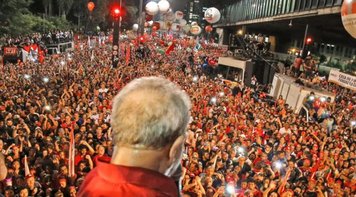 Frente Brasil Popular pede liberdade de Lula e eleições democráticas