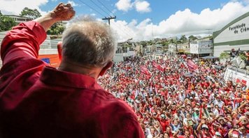 (IN)JUSTIÇA:  Acordo com EUA faz Lava Jato cair em contradição e 'inocenta' Lula, alega defesa