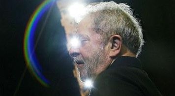 #LULALIVREJÁ:  PT faz atos em apoio a Lula em São Paulo, Curitiba e mais cinco cidades