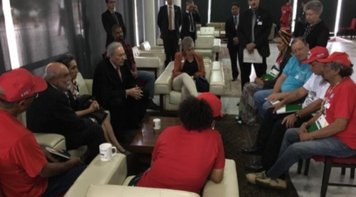 Manifestantes em greve de fome se encontram com Lewandowski no STF