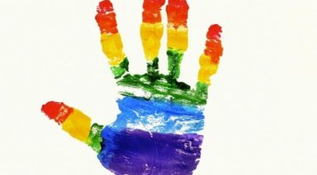 Itaú: Bancário com resultados acima da média é demitido por ser gay