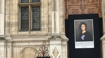 Franceses e brasileiros em Paris homenageiam Marielle e manifestam solidariedade a Lula 
