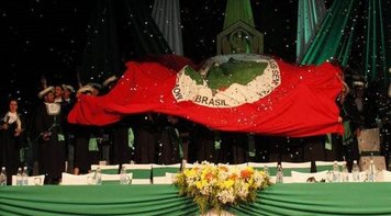 Sem-terra conquistam diploma em Medicina Veterinária