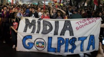 Mídia esconde recessão, desemprego e reajuste do salário mínimo abaixo da inflação