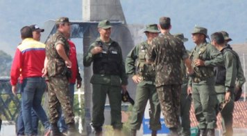 NA FRONTEIRA  'Ajuda humanitária' aos venezuelanos é um show midiático, diz jornalista