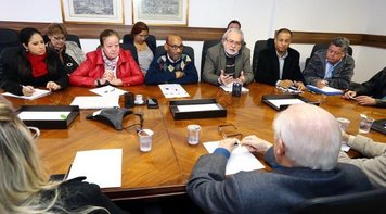 Minuta dos financiários, em defesa do emprego e ampliação de direitos, é entregue à Fenacrefi