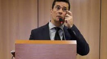 Moro apresenta pacote de medidas que privilegia a elite social e política conservadora do país