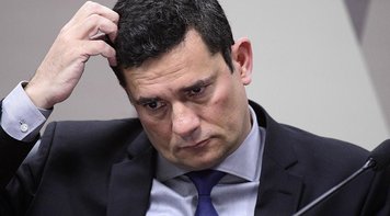 Escândalo Vaza-jato ganha cobertura da Folha de São Paulo e passa a atingir maior público