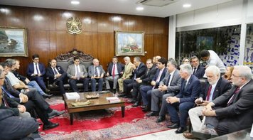 Presidente do Congresso admite que pode devolver a MP 873 ao governo