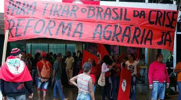 Contra cortes e por reforma agrária, MST faz ocupações pelo país