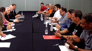 Empregados da Caixa cobram devolução do desconto da greve e mais contratação