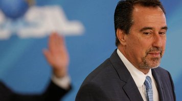 Ministro liberou verba da Caixa usada em negócio de filho, aponta investigação