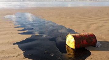 Cortes de investimentos da Petrobras aumentam riscos de novos desastres ambientais