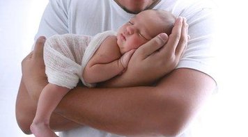 Lei que amplia licença-paternidade para 20 dias é sancionada