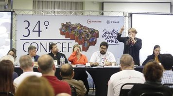 Painel do 34º Conecef sobre Caixa 100% pública é marcado por debates e lançamento de livro