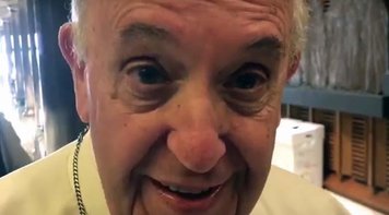 Papa Francisco critica limitações políticas, sociais e ecológicas do Brasil sob governo de direita