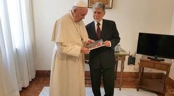 Papa recebe Celso Amorim para falar sobre prisão política de Lula