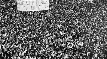50 ANOS DEPOIS:  A Passeata dos 100 mil foi 'um dia glorioso para os brasileiros'