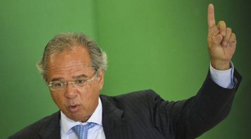Ao empossar presidentes, Guedes diz que BB e Caixa foram “vítimas de saques, fraudes e assaltos”