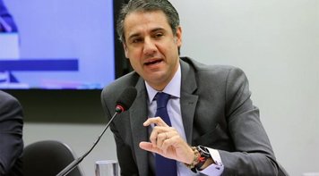 PEC 32 ‘constitucionaliza a precarização’ e é retrocesso democrático, afirma socióloga