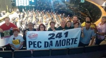 Já rebatizada, PEC da Morte é tema de enquete