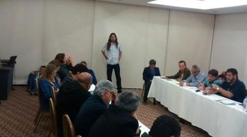 Depois da Fenaban, BB apresenta propostas para reivindicações específicas do funcionalismo. Caixa negocia neste domingo