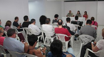 Em plenária, empregados da Caixa do DF tiram dúvidas e fortalecem luta contra reestruturação