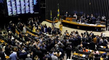  Deputados derrubam decreto sobre transparência e impõem primeira derrota a Bolsonaro na Câmara