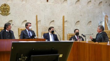 Em posse de Fux, Marco Aurélio se dirige a Bolsonaro: ‘O horizonte é sombrio’