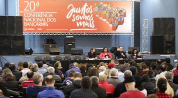 Primeira mesa da Conferência Nacional aponta riscos do autoritarismo e defende a democracia