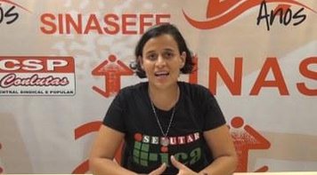 Professora é algemada e levada em viatura em Goiás