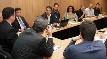 Projetos estruturantes e ações emergenciais avançam na mesa da Cassi