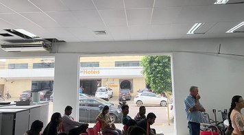 Transtornos continuam com a reforma ‘inacabável’ da agência do Bradesco da Carlos Gomes