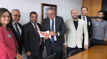 Contraf-CUT vai a Brasília defender direitos de trabalhadores de cooperativas de crédito