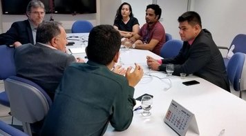 Condições de trabalho e PLR são temas de reunião com superintendente da Caixa