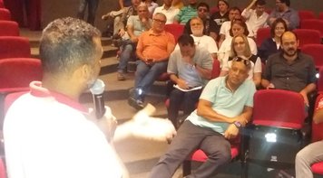 Sindicato de Brasília debate caderno de subsídios da Fetec-CUT/CN para o 10º Congresso