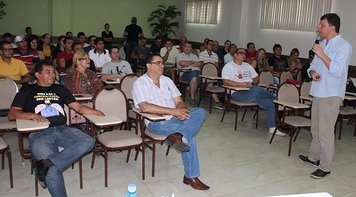 Sindicato promove reunião de avaliação de campanha e planejamento para 2016