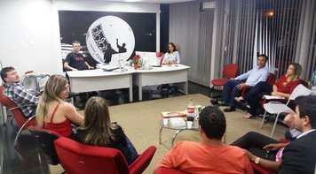 Grupo de aprovados em concurso internodo BRB se reúne no Sindicato