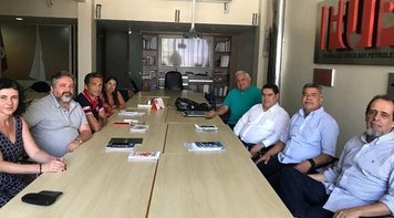 Participantes discutem resolução do governo que pretende acabar com fundos de pensão