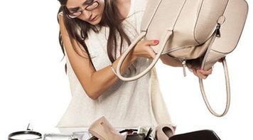 Sob alegação de ‘segurança, Itaú constrange empregados ao revistá-los ao final do expediente